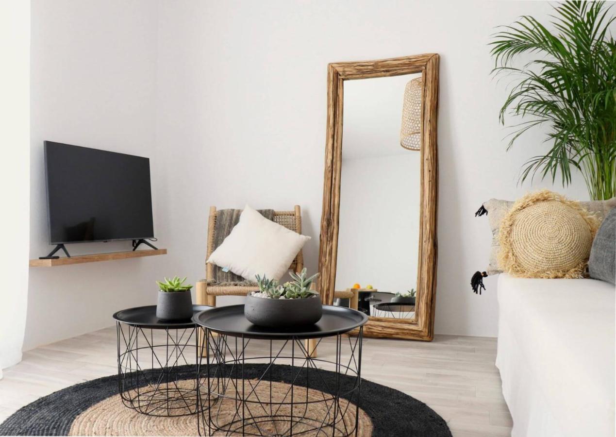 Beach Apartment Thalia With Hot Tub And Sea View Agios Prokopios  Exterior foto